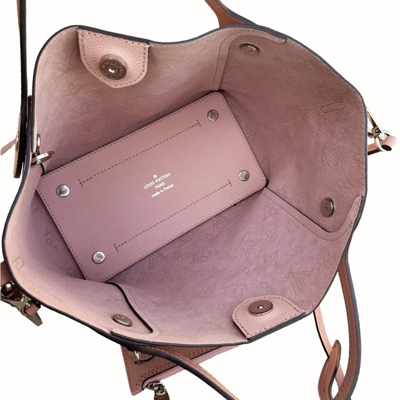 Authentic🥰 Louis Vuitton Hina PM Magnolia Small Tote Crossbody Pink Perforated - Picture 8 of 13